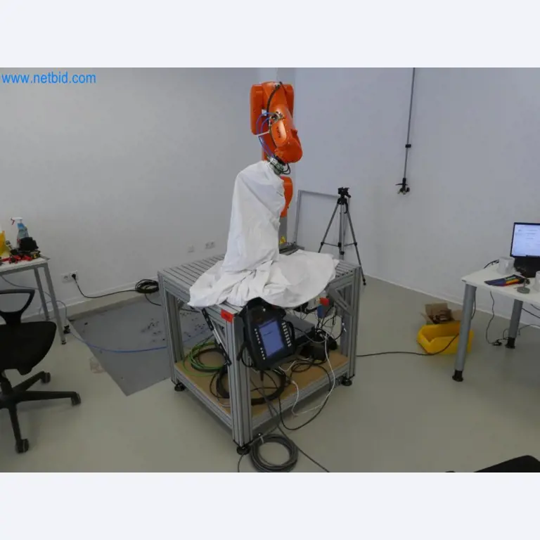 Lekkie roboty, roboty uniwersalne, systemy kamer-4