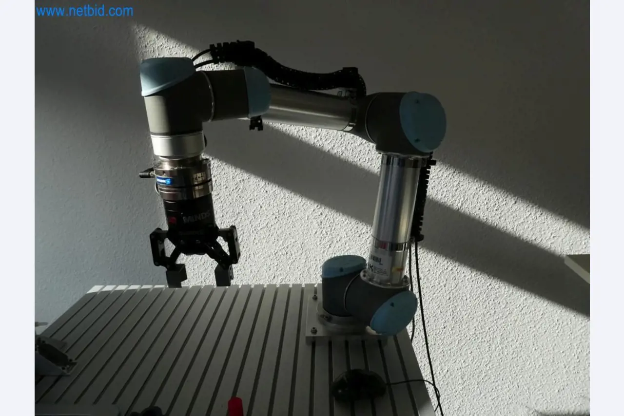 Lekkie roboty, roboty uniwersalne, systemy kamer-1