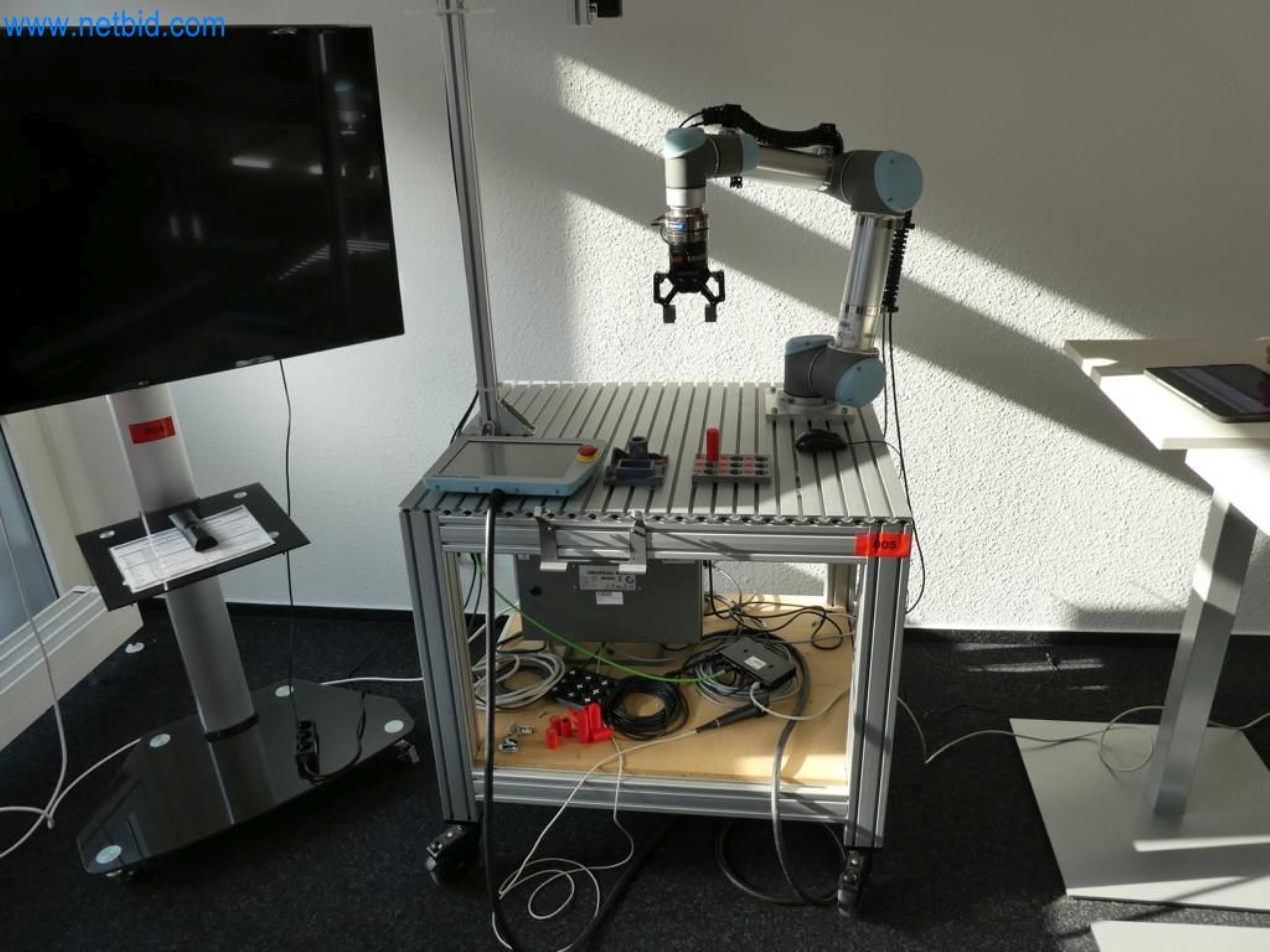 Lekkie roboty, roboty uniwersalne, systemy kamer-2