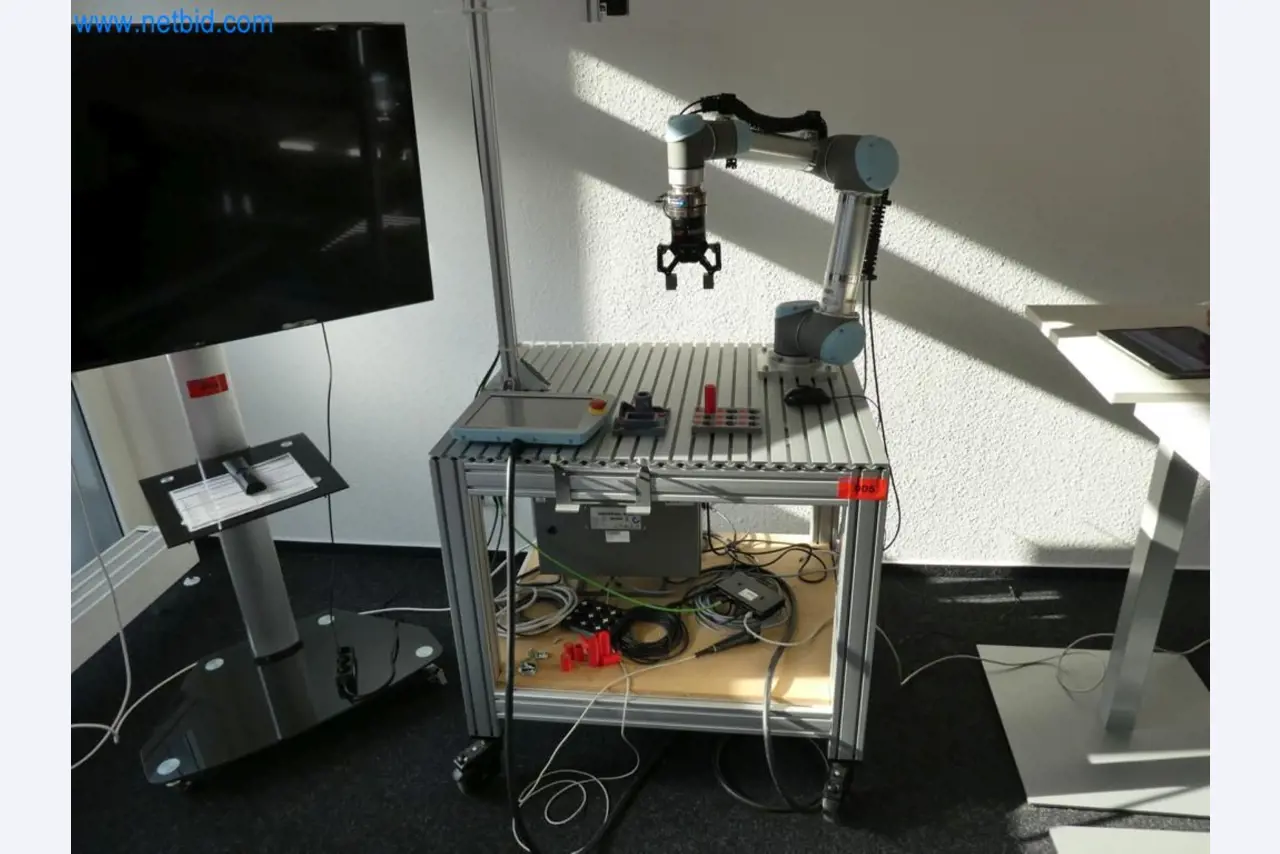 Lekkie roboty, roboty uniwersalne, systemy kamer-2