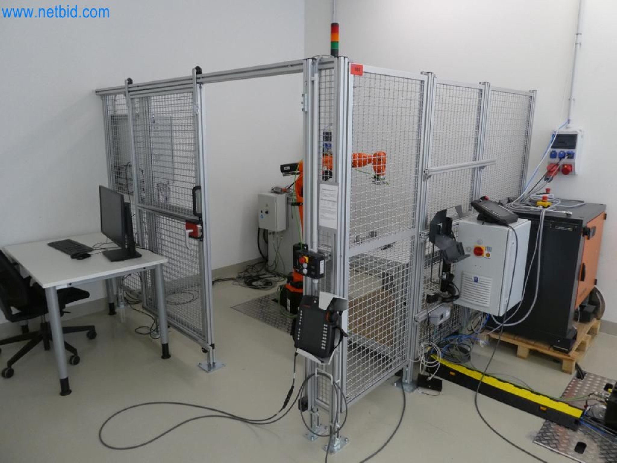 Lekkie roboty, roboty uniwersalne, systemy kamer-1