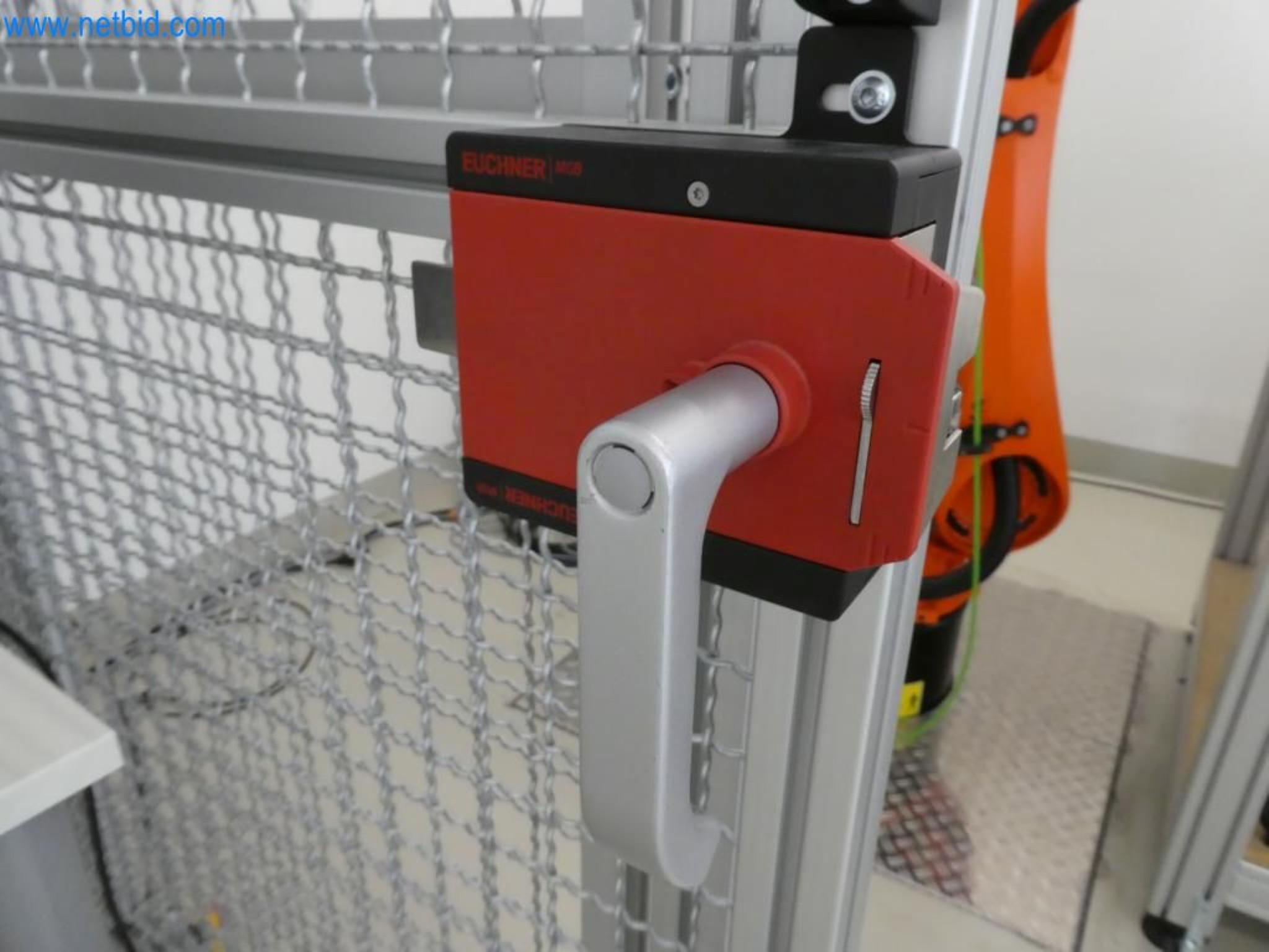 Lekkie roboty, roboty uniwersalne, systemy kamer-2