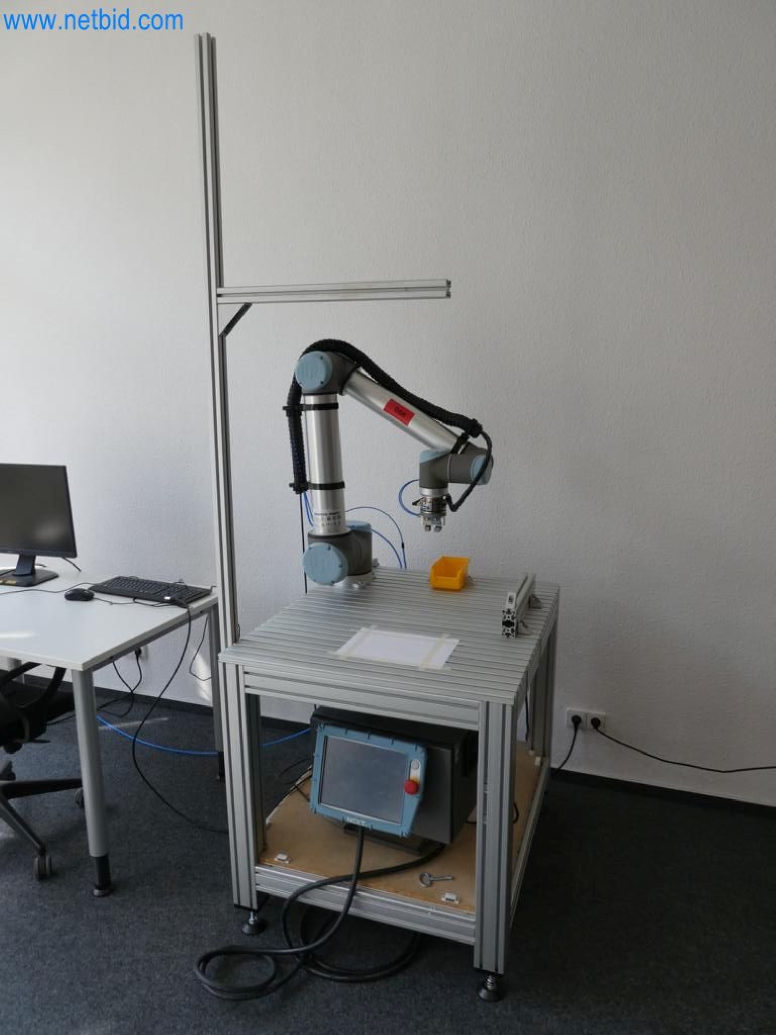 Lekkie roboty, roboty uniwersalne, systemy kamer-1
