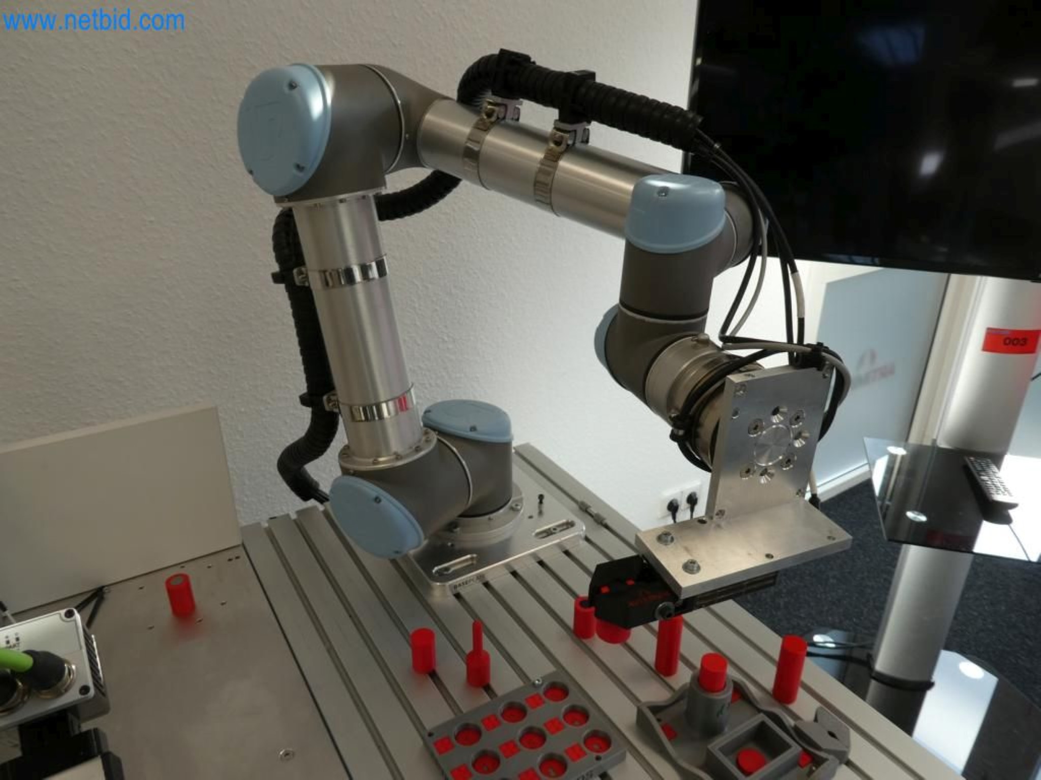 Lekkie roboty, roboty uniwersalne, systemy kamer-2