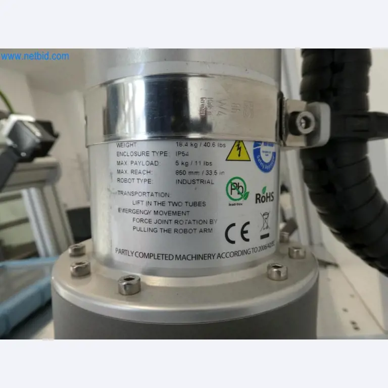 Lekkie roboty, roboty uniwersalne, systemy kamer-4