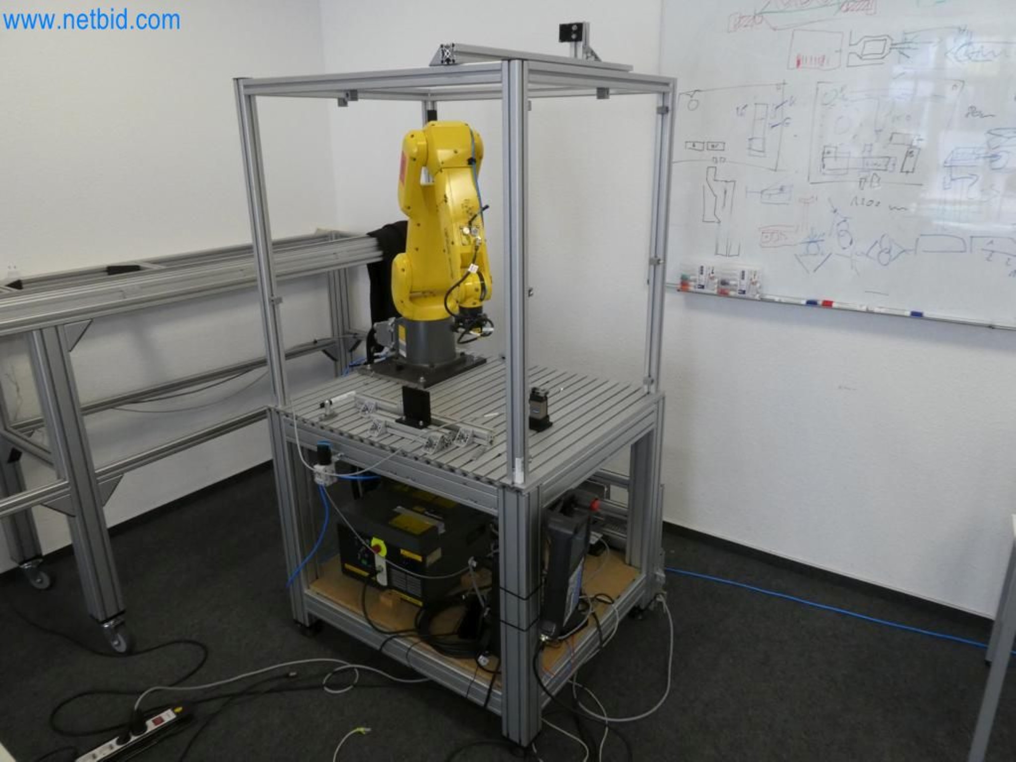 Lekkie roboty, roboty uniwersalne, systemy kamer-1