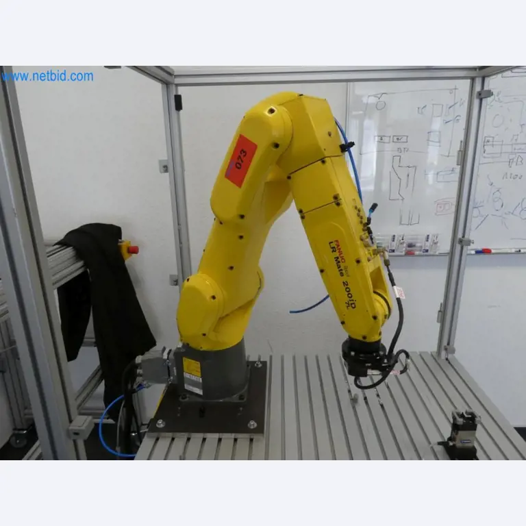 Lekkie roboty, roboty uniwersalne, systemy kamer-3