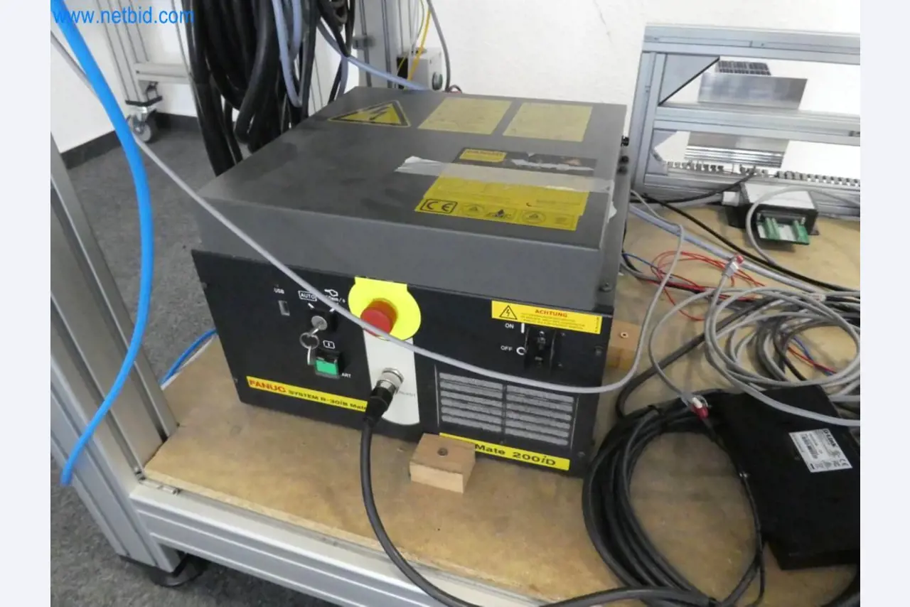 Lekkie roboty, roboty uniwersalne, systemy kamer-4