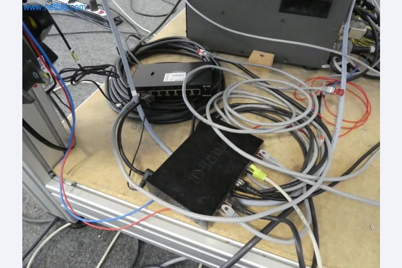 Lekkie roboty, roboty uniwersalne, systemy kamer-6