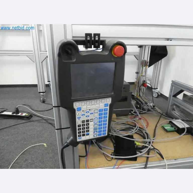 Lekkie roboty, roboty uniwersalne, systemy kamer-7