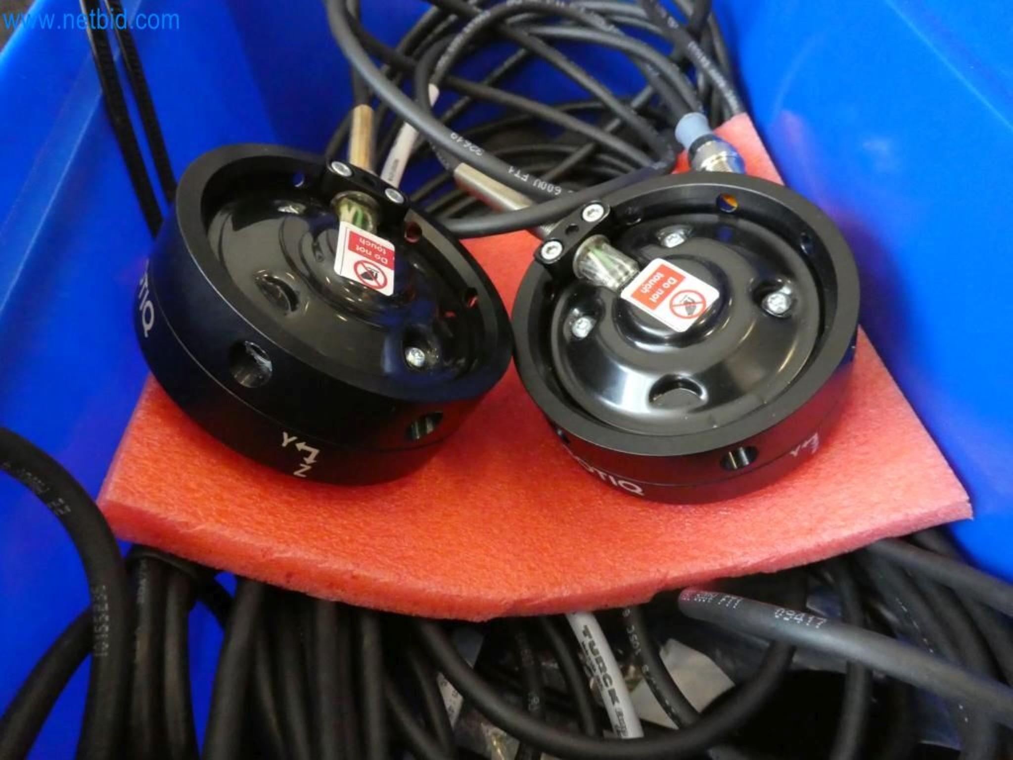 Lekkie roboty, roboty uniwersalne, systemy kamer-2