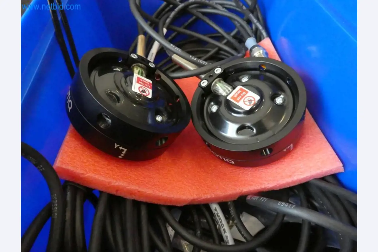 Lekkie roboty, roboty uniwersalne, systemy kamer-2