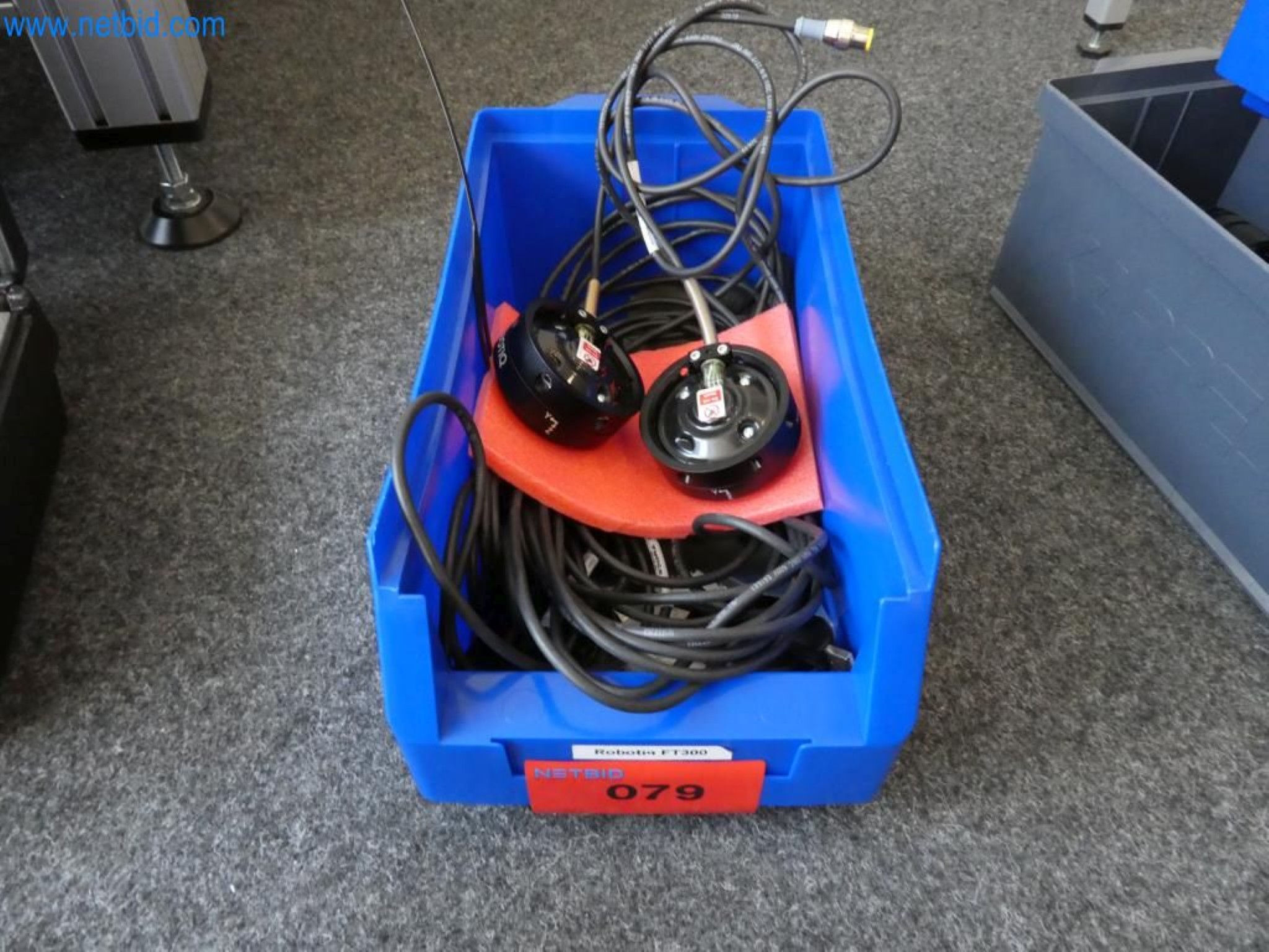 Lekkie roboty, roboty uniwersalne, systemy kamer-3