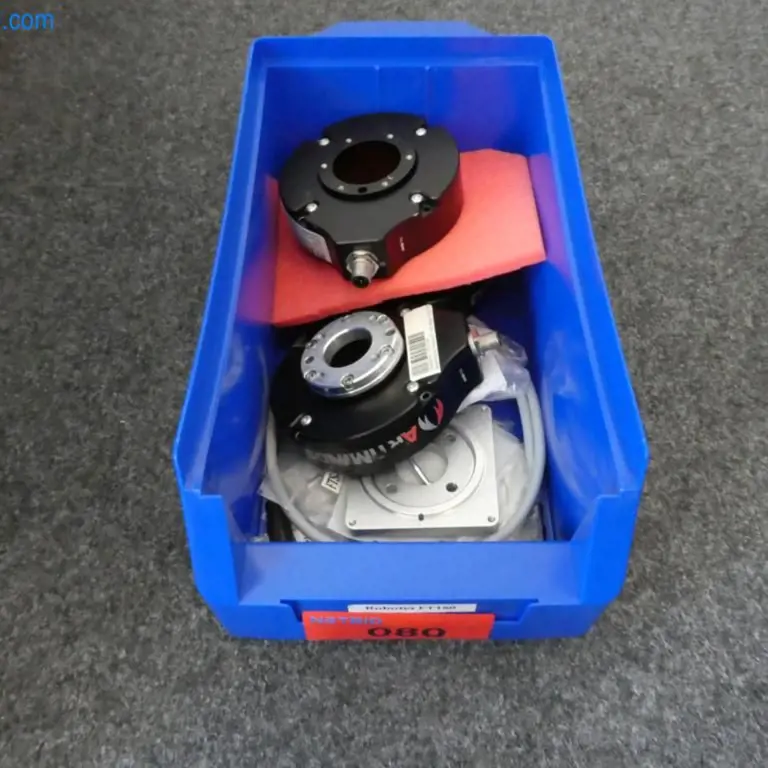 3 Force-torque sensors Robotiq FT150