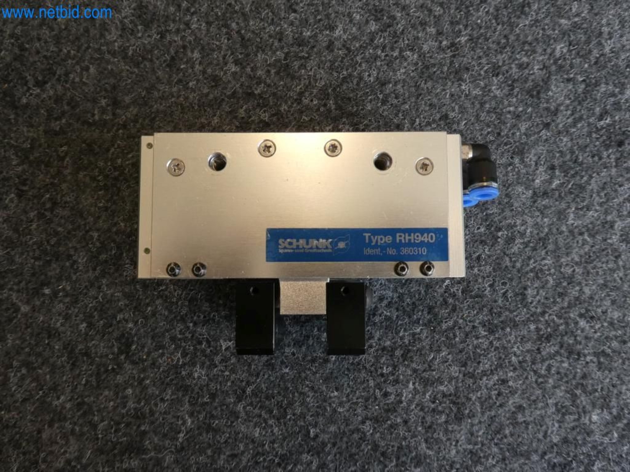 Lekkie roboty, roboty uniwersalne, systemy kamer-1