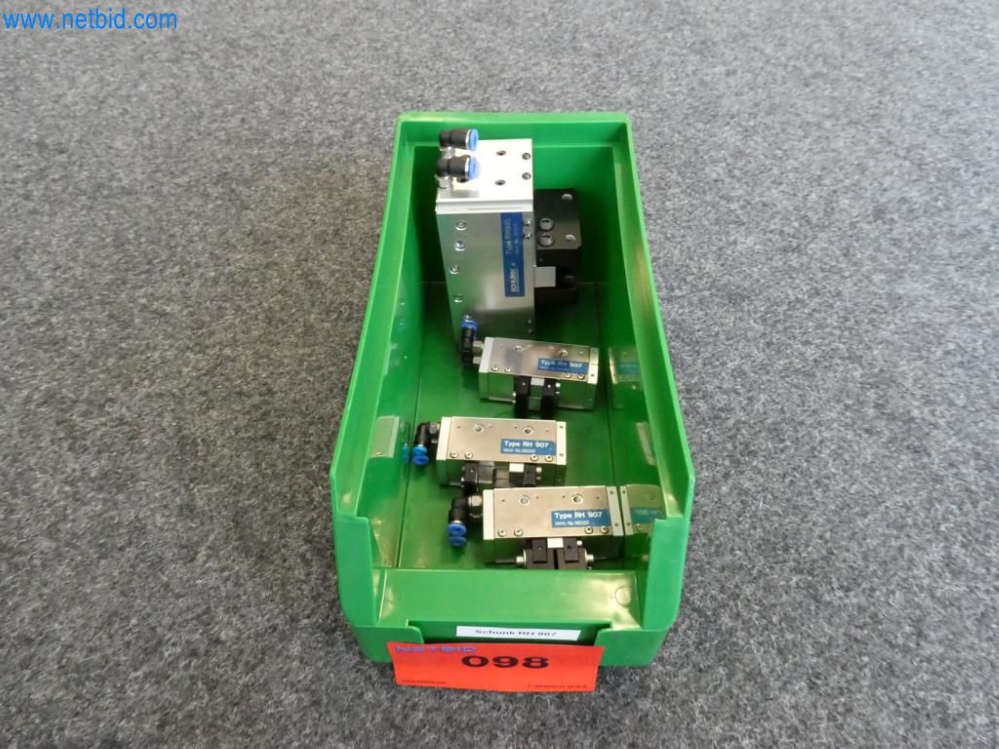 Lekkie roboty, roboty uniwersalne, systemy kamer-2