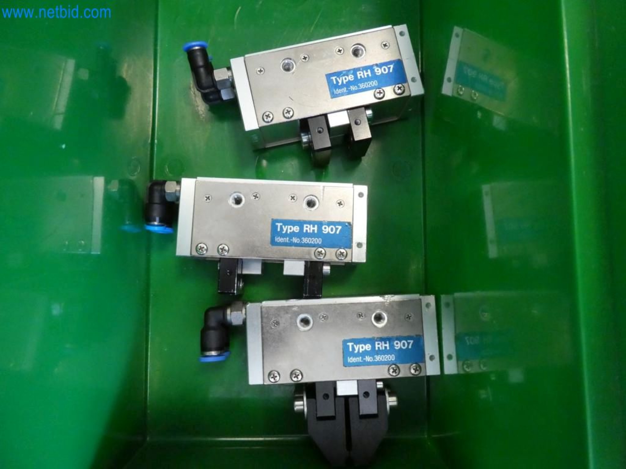 Lekkie roboty, roboty uniwersalne, systemy kamer-3