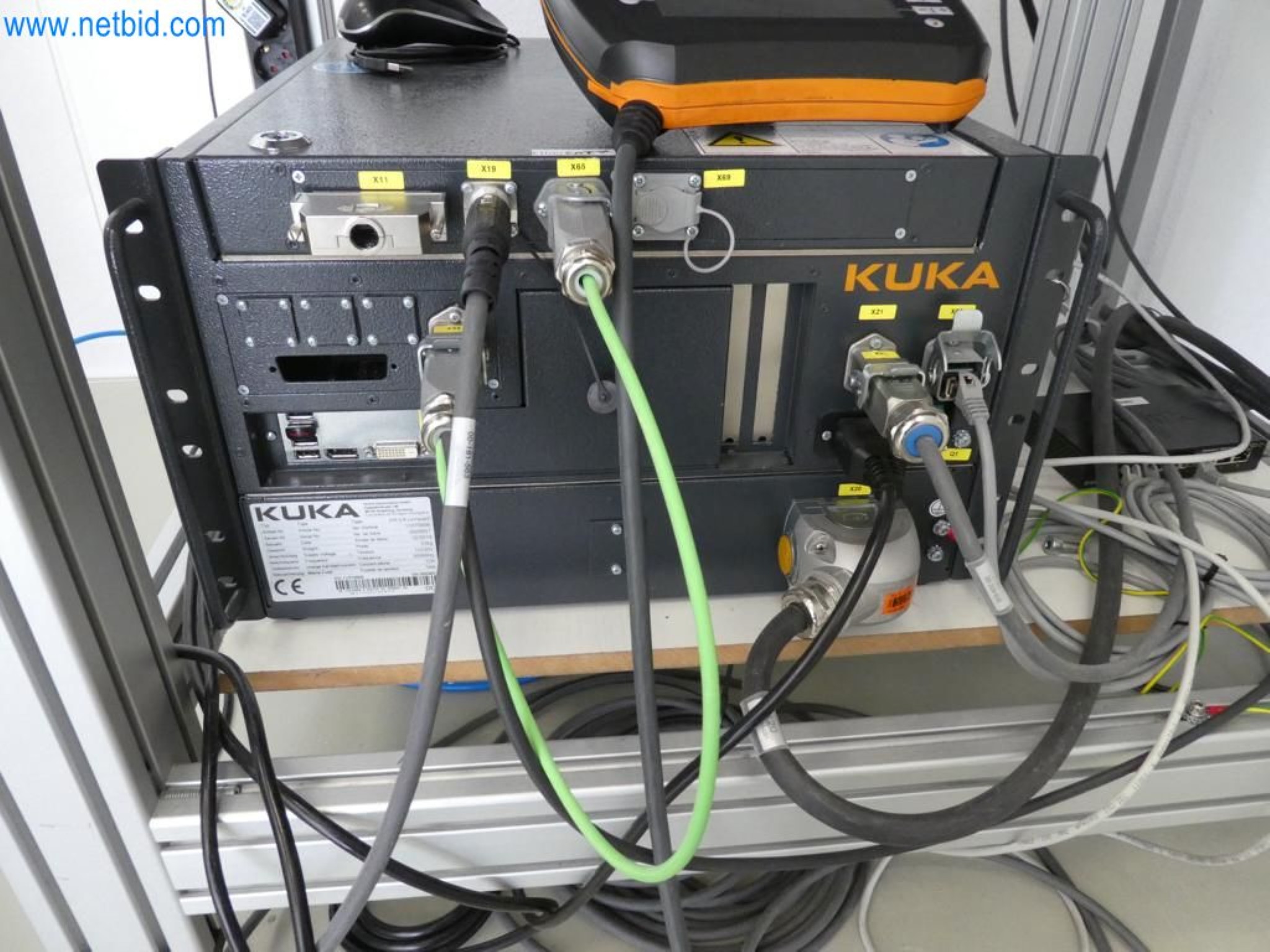 Lekkie roboty, roboty uniwersalne, systemy kamer-6