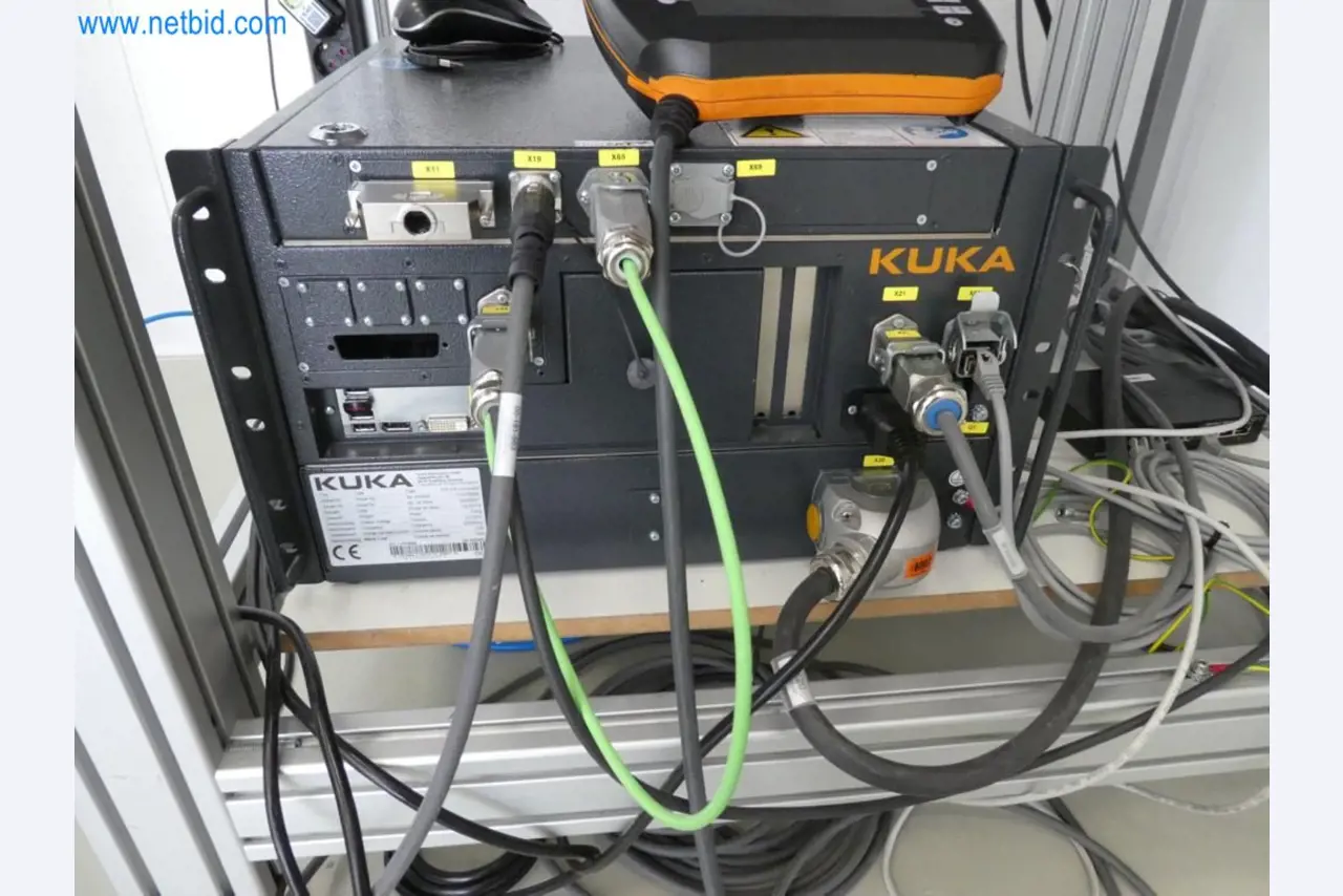 Lekkie roboty, roboty uniwersalne, systemy kamer-6