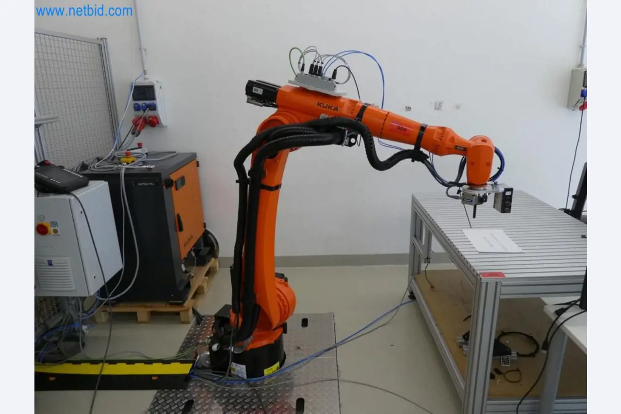 Lekkie roboty, roboty uniwersalne, systemy kamer-1