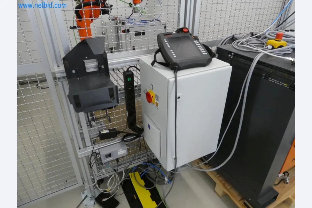 Lekkie roboty, roboty uniwersalne, systemy kamer-6