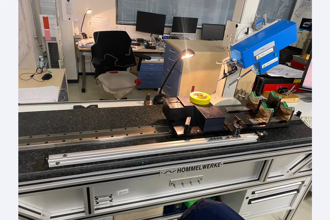 Industriële robots, metaalbewerkingsmachines, voertuigen en IT-apparaten-1