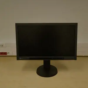 9 Monitoren EIZO 68