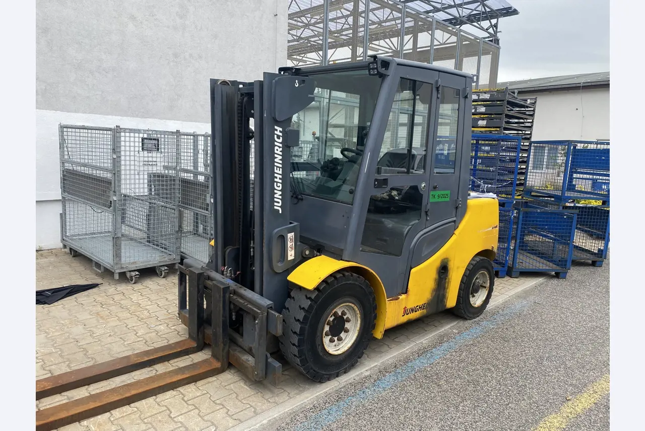 Roboty, maszyny do obróbki metalu i pojazdy-1