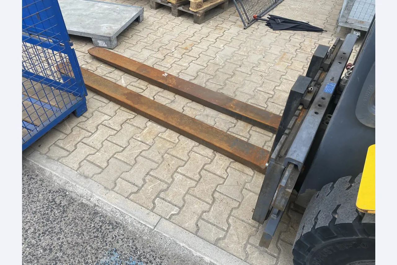 Roboty, maszyny do obróbki metalu i pojazdy-2