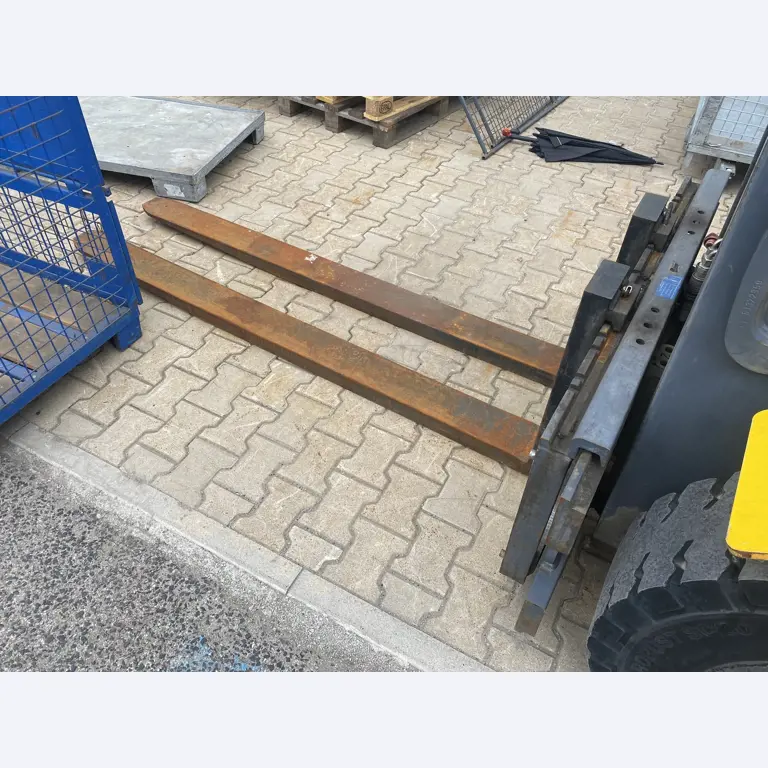 Roboty, maszyny do obróbki metalu i pojazdy-2