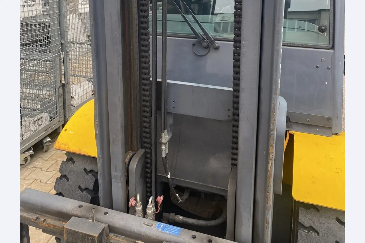 Roboty, maszyny do obróbki metalu i pojazdy-3