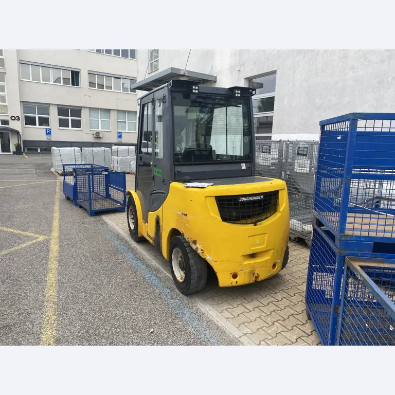 Roboty, maszyny do obróbki metalu i pojazdy-5