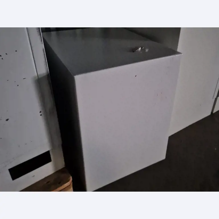 Industrieroboter, Metallbearbeitungsmaschinen, Fahrzeuge und IT-Geräte-1