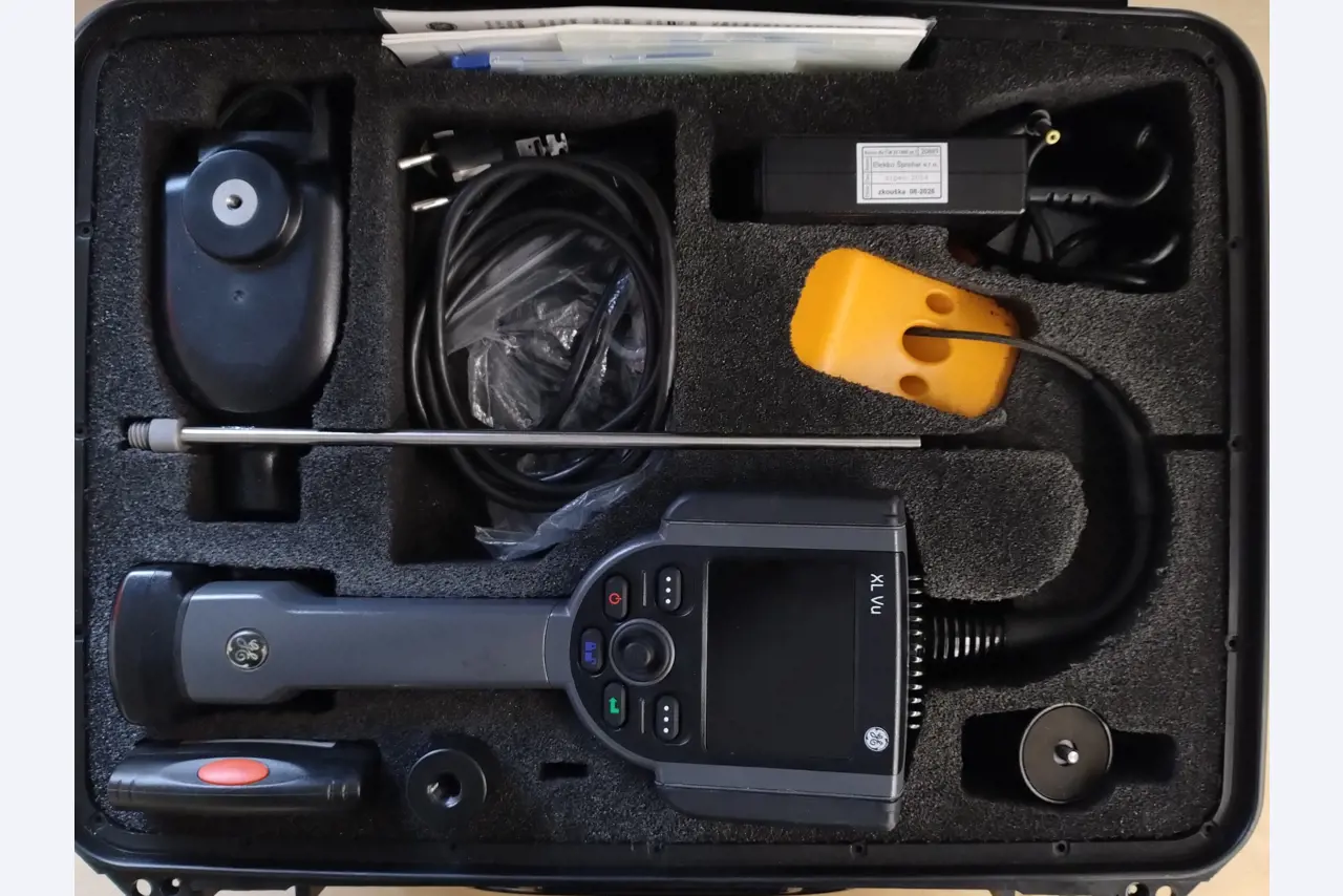 Industrieroboter, Metallbearbeitungsmaschinen, Fahrzeuge und IT-Geräte-4