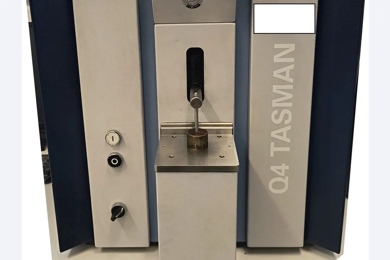 Industrieroboter, Metallbearbeitungsmaschinen, Fahrzeuge und IT-Geräte-2