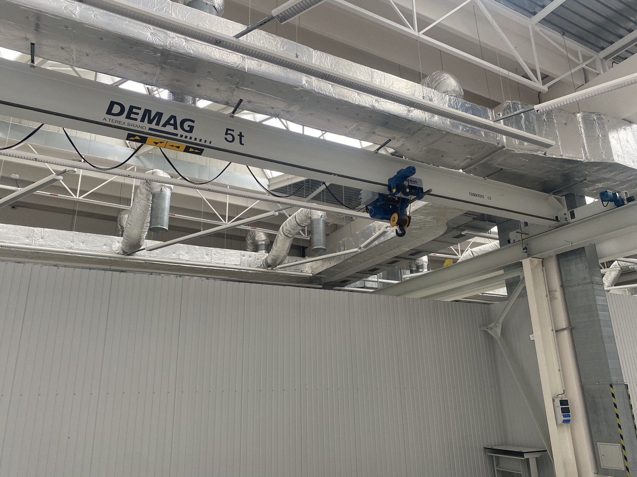 Roboty, maszyny do obróbki metalu i pojazdy-1