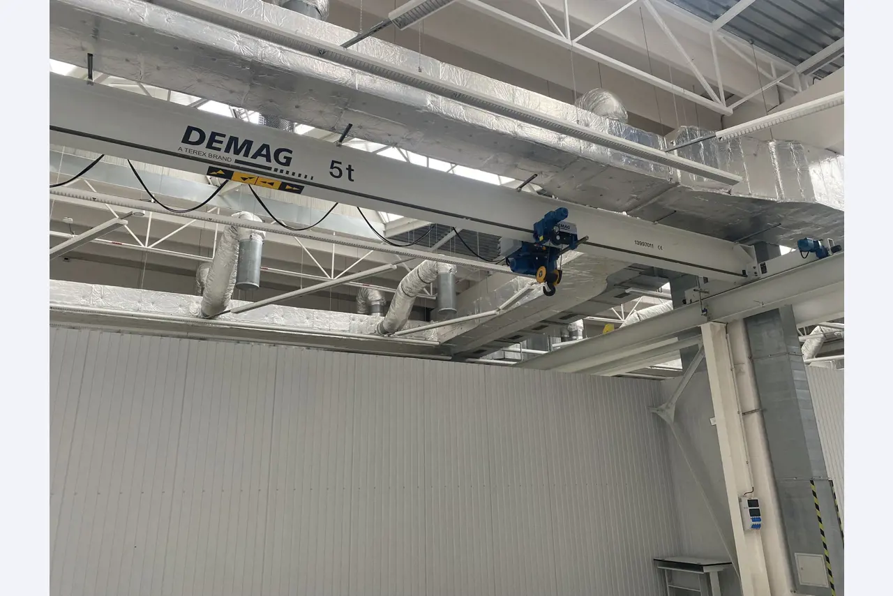 Roboty, maszyny do obróbki metalu i pojazdy-1