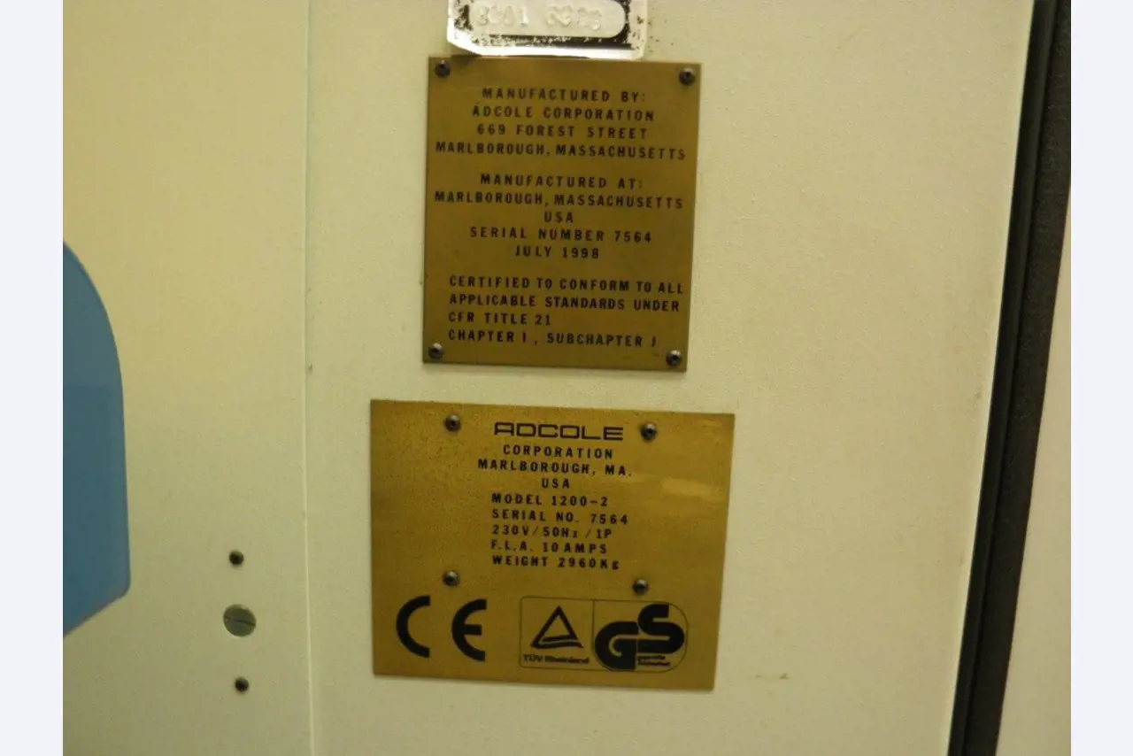 Industrieroboter, Metallbearbeitungsmaschinen, Fahrzeuge und IT-Geräte-3