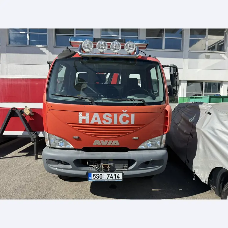 Industrieroboter, Metallbearbeitungsmaschinen, Fahrzeuge und IT-Geräte-13