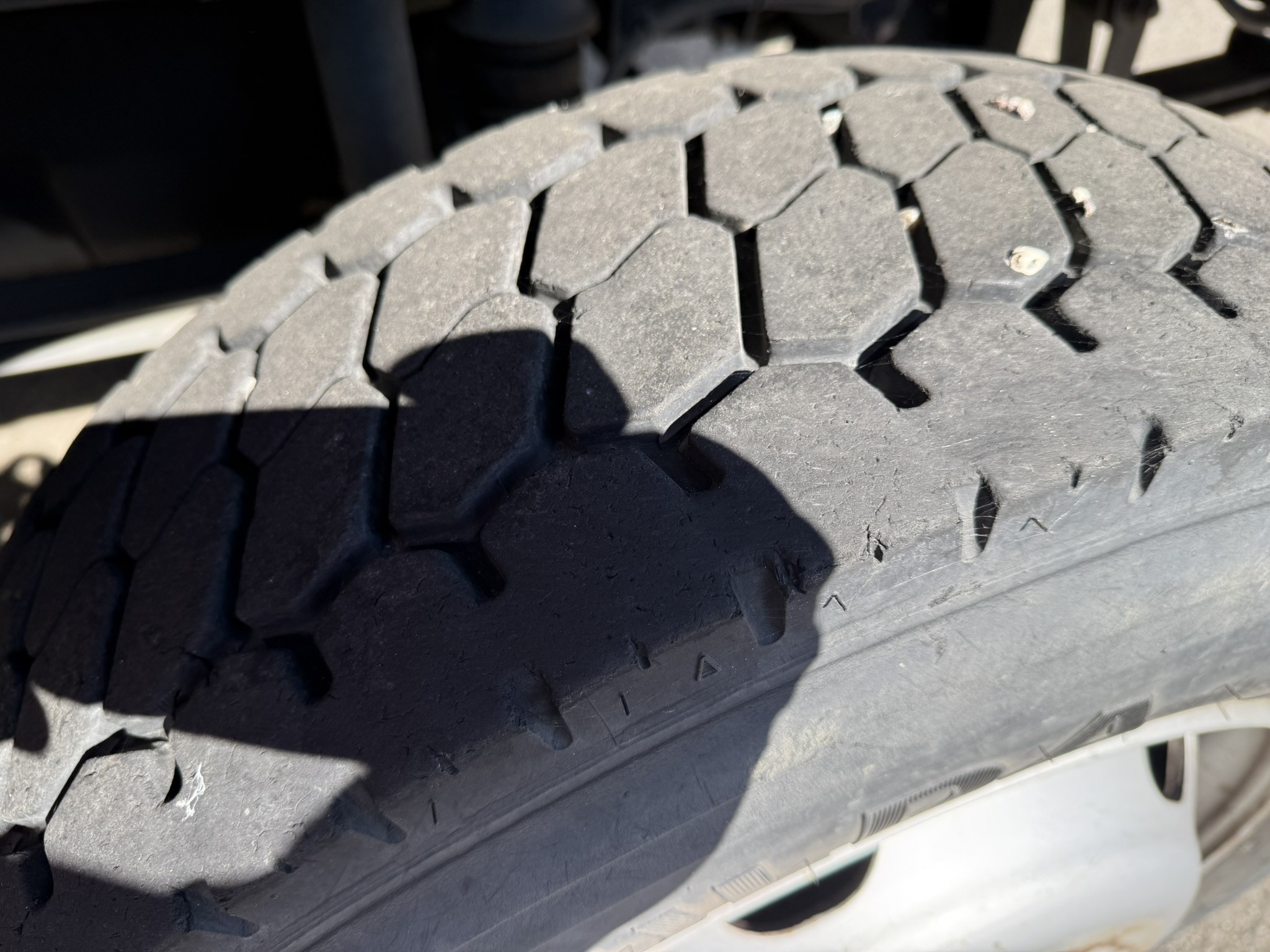 Roboty przemysłowe, maszyny do obróbki metalu, pojazdy i urządzenia IT-15