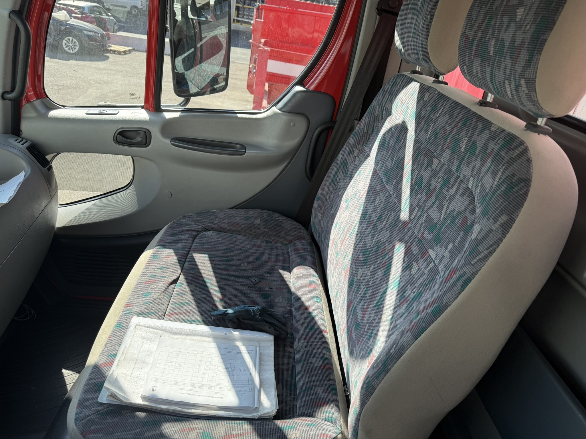 Roboty przemysłowe, maszyny do obróbki metalu, pojazdy i urządzenia IT-19