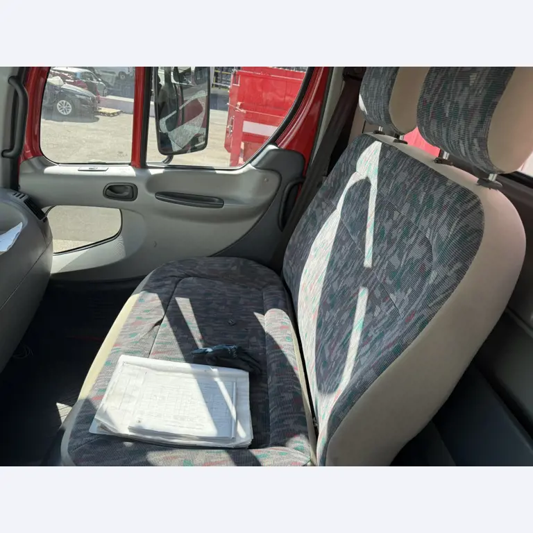 Industrieroboter, Metallbearbeitungsmaschinen, Fahrzeuge und IT-Geräte-19