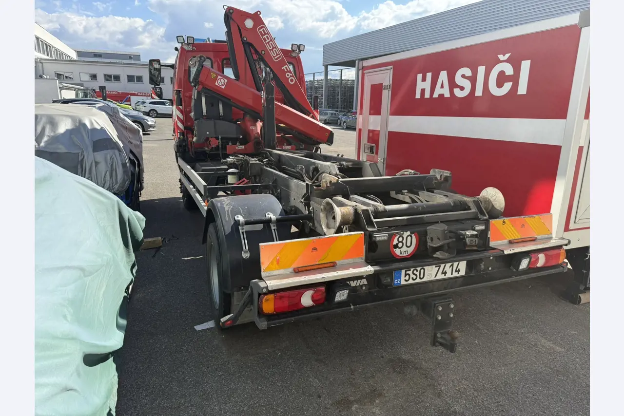 Industrieroboter, Metallbearbeitungsmaschinen, Fahrzeuge und IT-Geräte-1