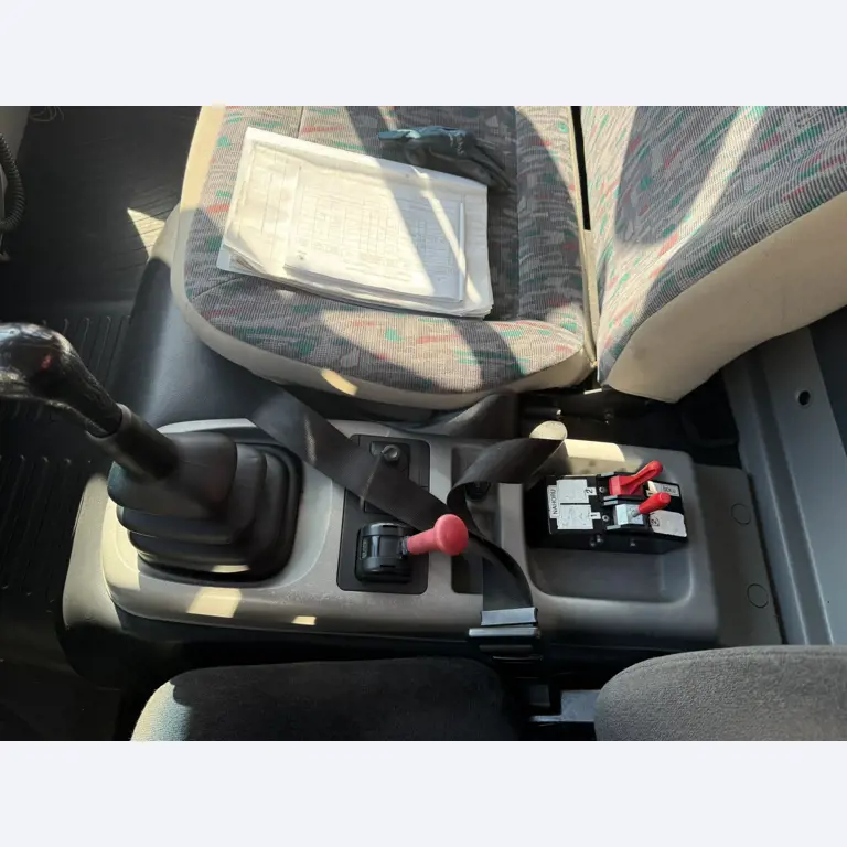 Industrieroboter, Metallbearbeitungsmaschinen, Fahrzeuge und IT-Geräte-20