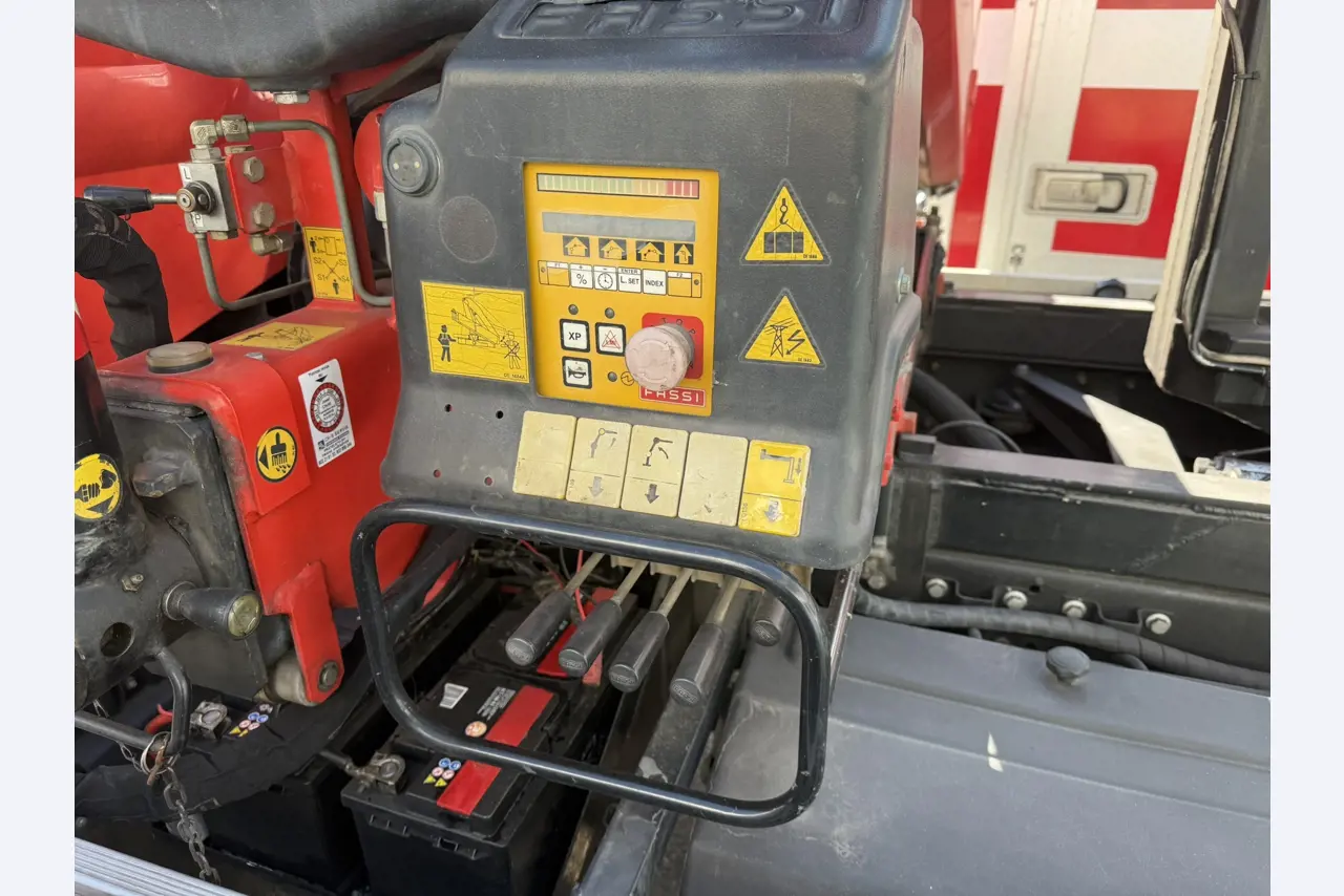 Industrieroboter, Metallbearbeitungsmaschinen, Fahrzeuge und IT-Geräte-2