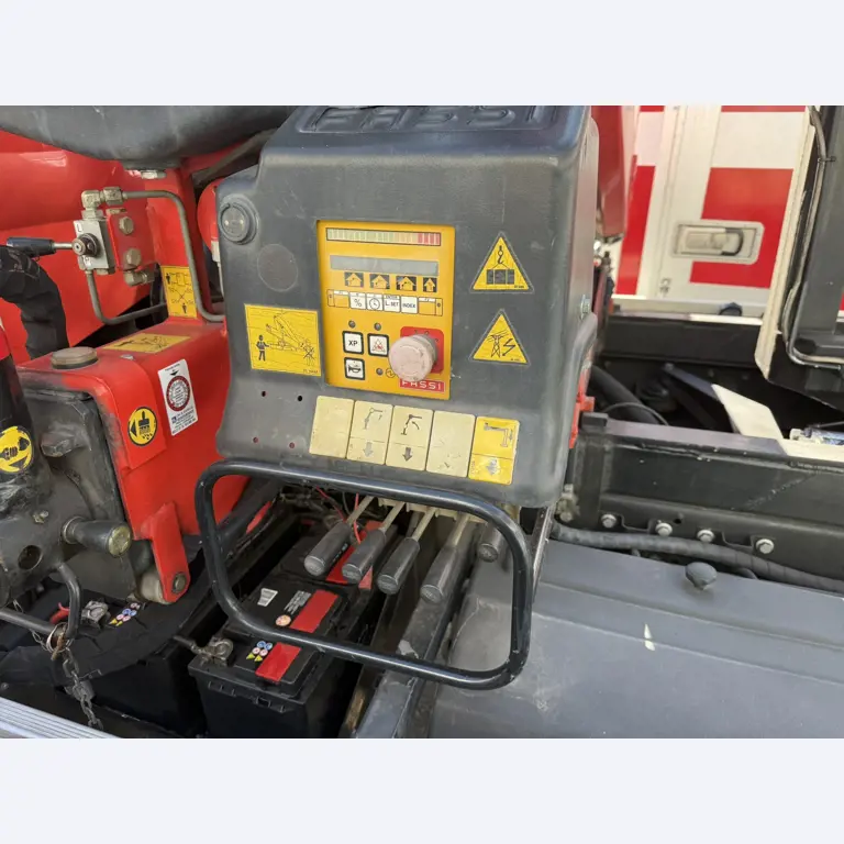 Industrieroboter, Metallbearbeitungsmaschinen, Fahrzeuge und IT-Geräte-2