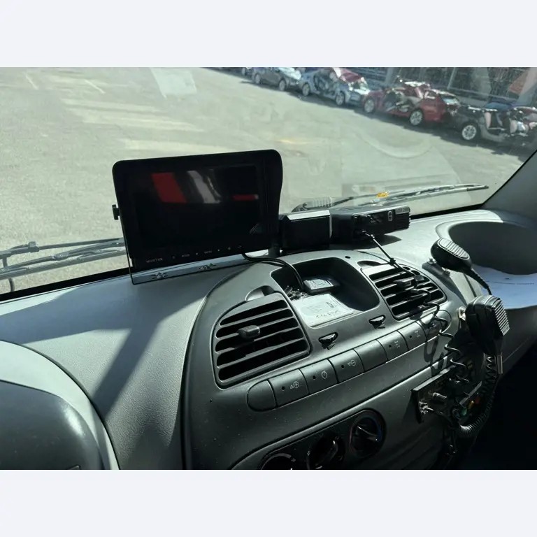 Industrieroboter, Metallbearbeitungsmaschinen, Fahrzeuge und IT-Geräte-3