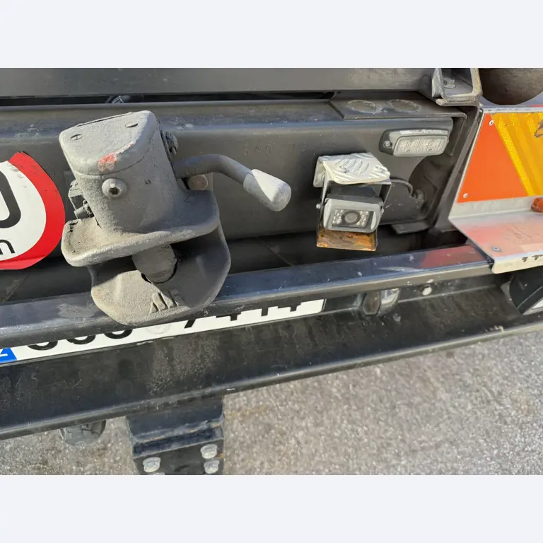 Industrieroboter, Metallbearbeitungsmaschinen, Fahrzeuge und IT-Geräte-7