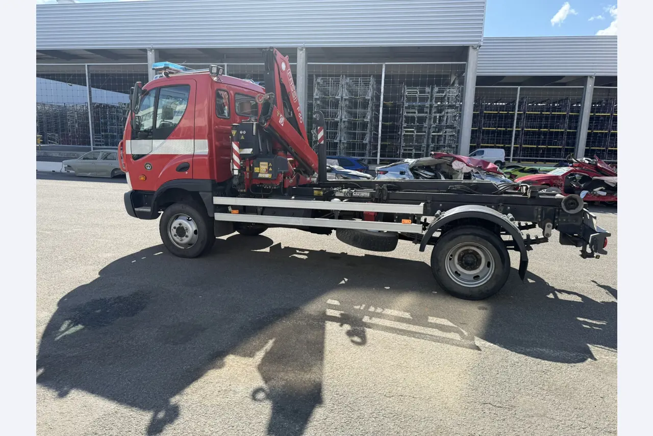 Industrieroboter, Metallbearbeitungsmaschinen, Fahrzeuge und IT-Geräte-9