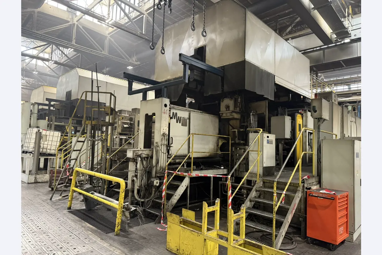 Industrieroboter, Metallbearbeitungsmaschinen, Fahrzeuge und IT-Geräte-1